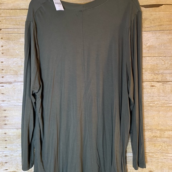 Lane Bryant V-Neck Button-Front Cardigan Rayon Grape Leaf NWT Size 18/20 - Picture 8 of 9